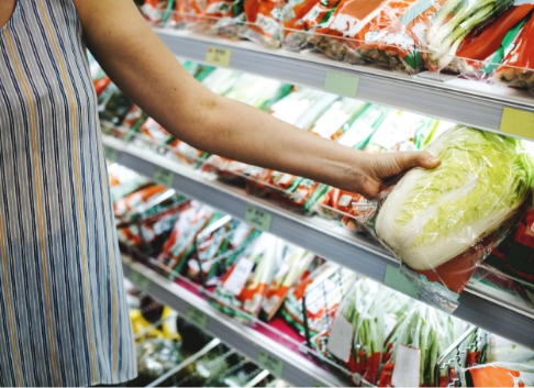 woman-shopping-at-a-supermarket-PC5F3KR